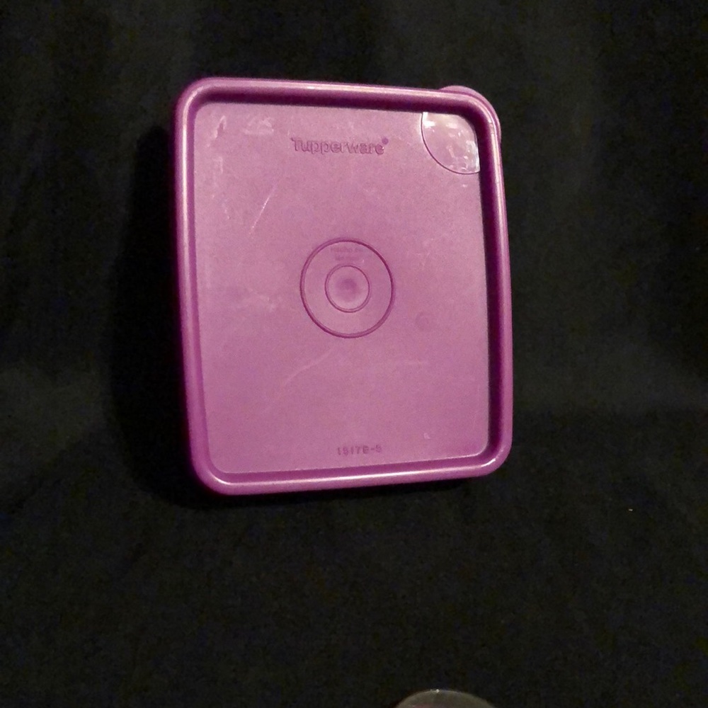 Tupperware Square Away
6oz - Picture 2 of 5